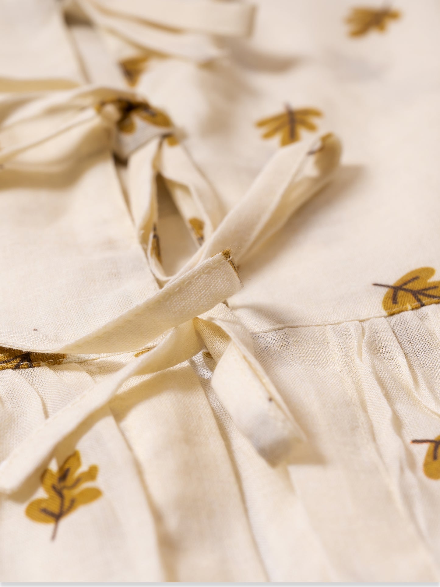 Leaf Charm Muslin Tie-Up Cord Set